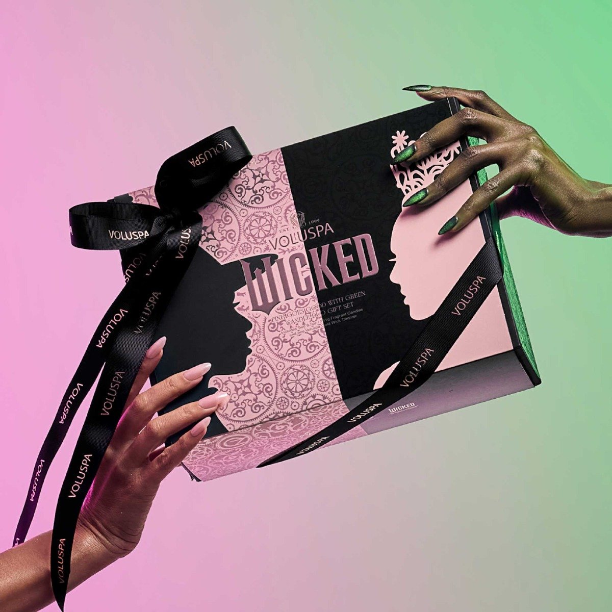 Voluspa - Pink Goes Good With Green Candle Duo Set (Wicked Collection)