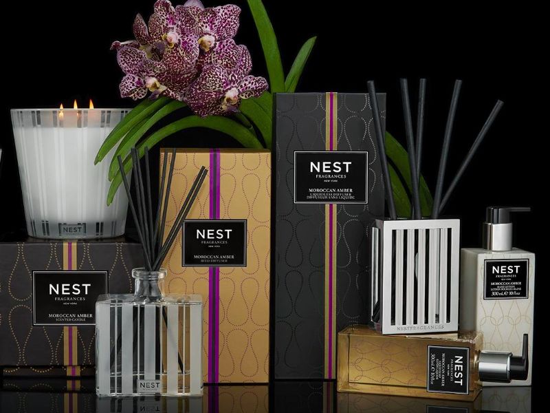 Divine Fragrance of Sandalwood in the World of High-End Scented Candles