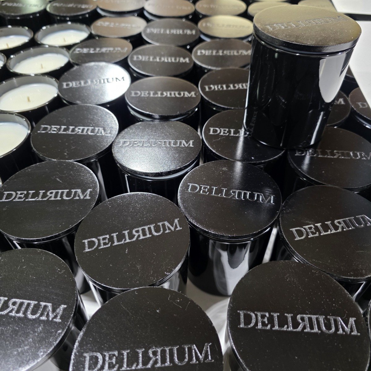 Delirium - Suede & Smoke Candle | Candle Delirium