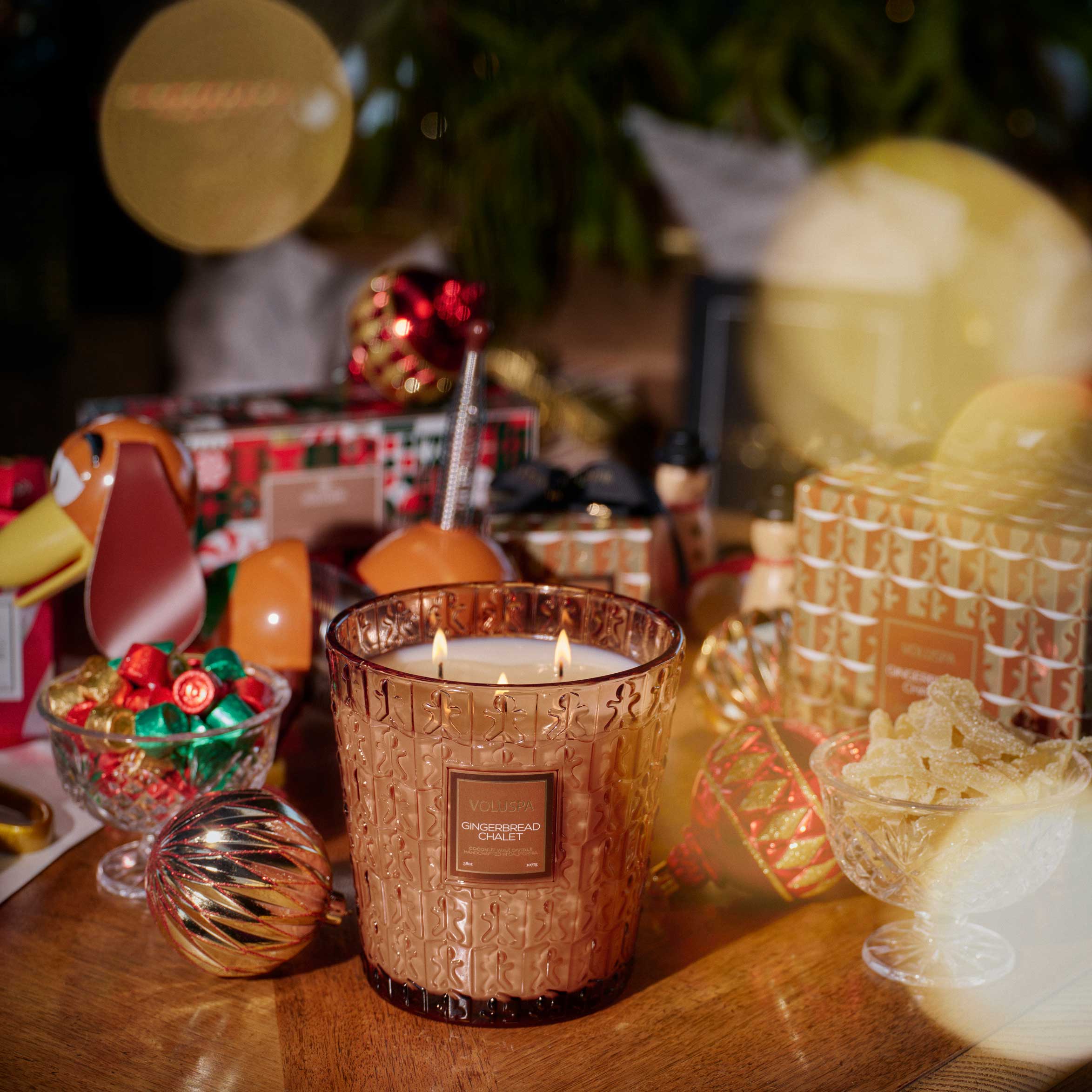 Voluspa - Gingerbread Chalet Large Jar Candle | Candle Delirium