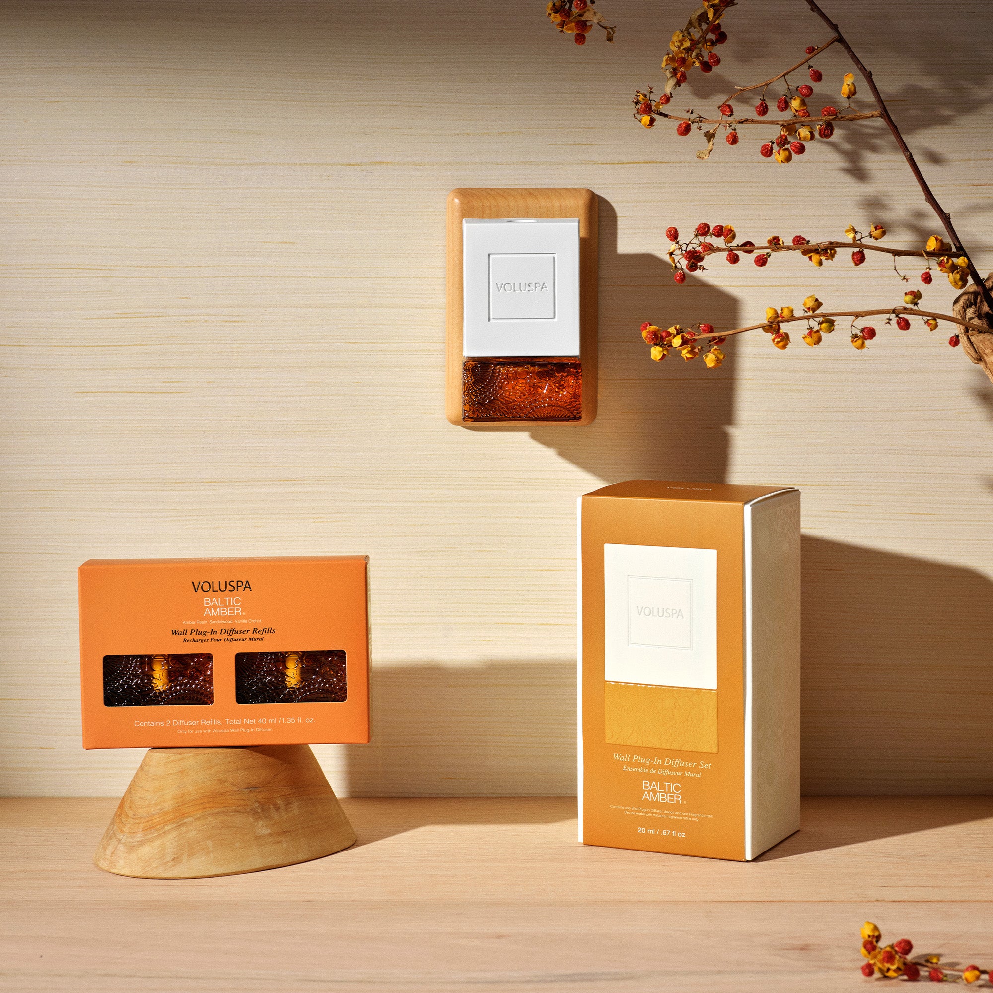 Voluspa - Baltic Amber Wall Plug-In Diffuser Starter Kit