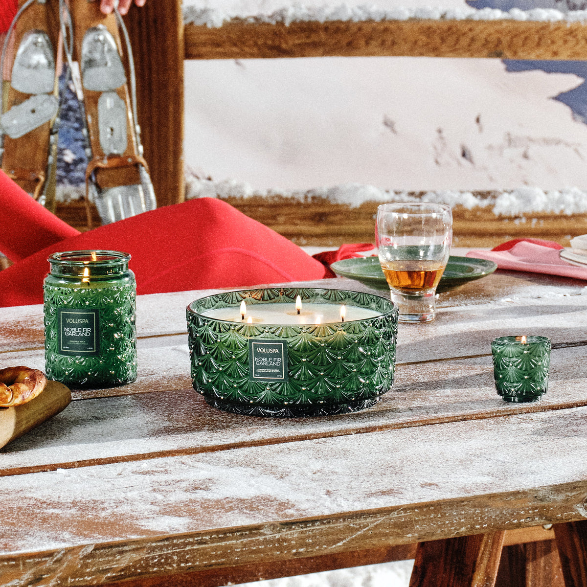 Voluspa - Noble Fir Garland Centerpiece Candle