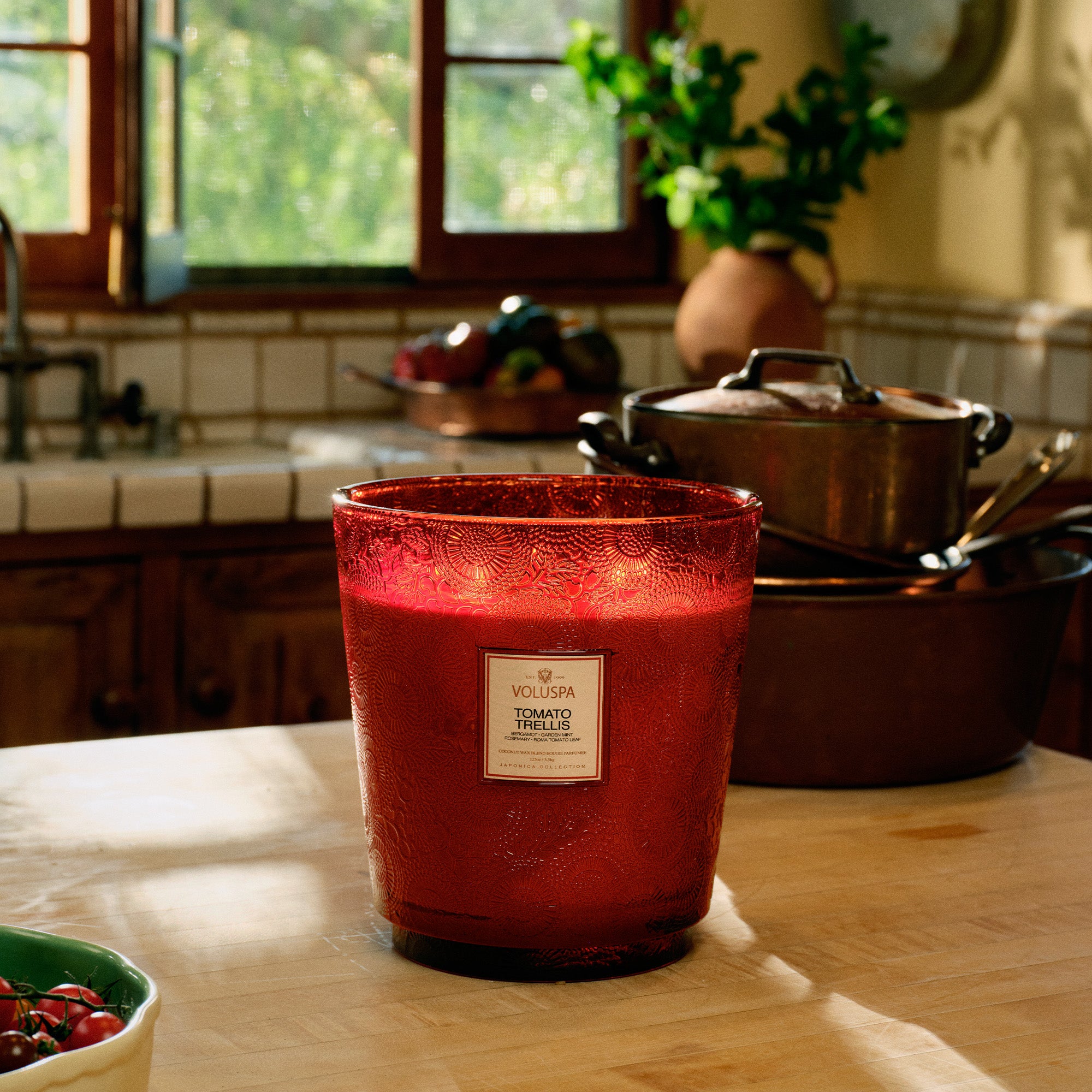 Voluspa - Tomato Trellis 5 Wick Hearth Candle