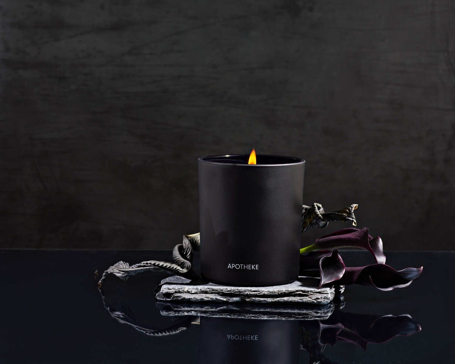 Apotheke - Charcoal Candle