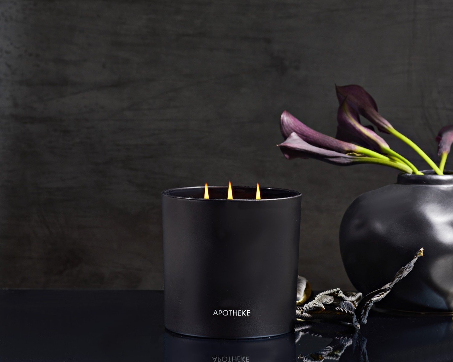 Apotheke - Charcoal 3 Wick Candle