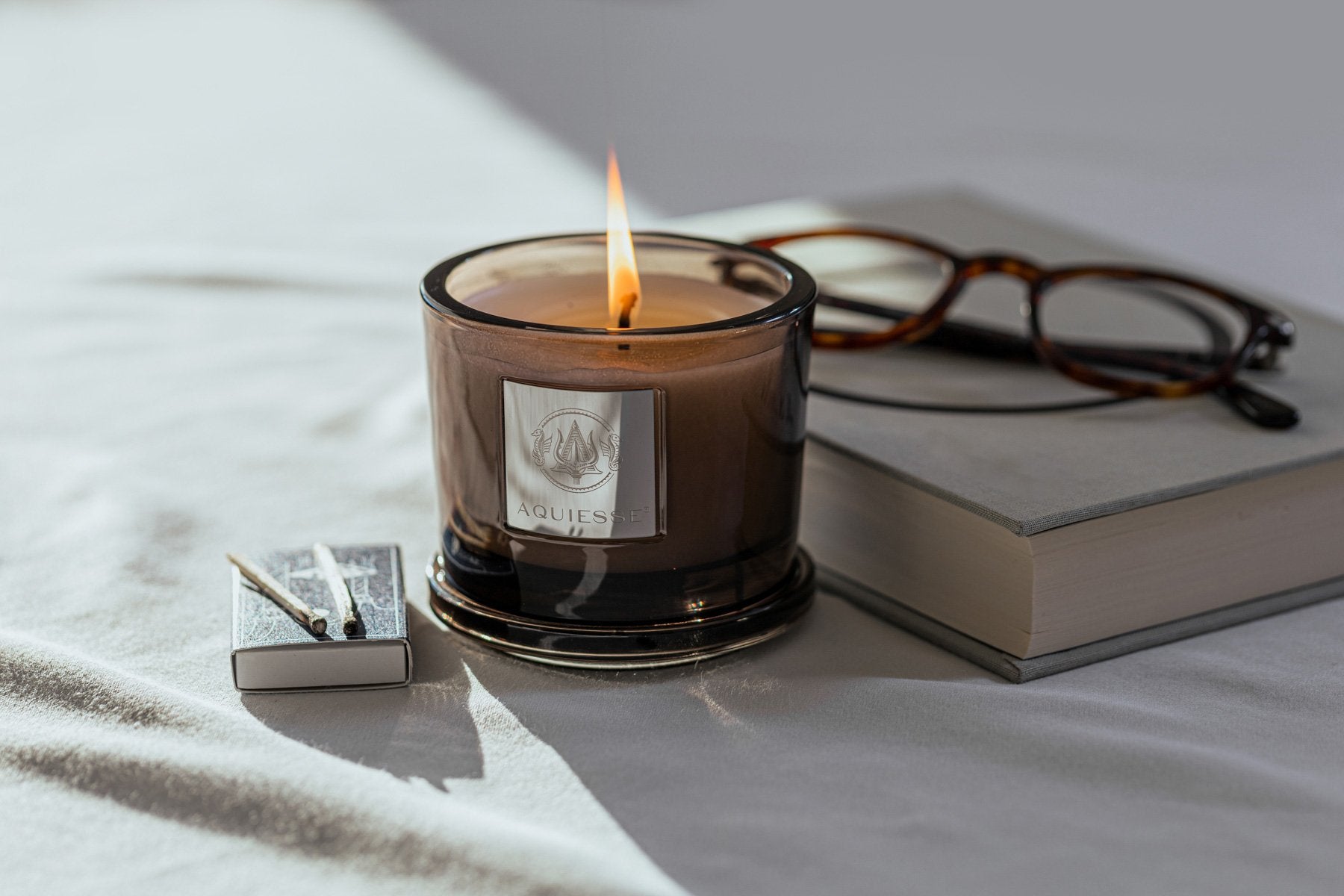 Aquiesse - Black Orchid Medium Candle