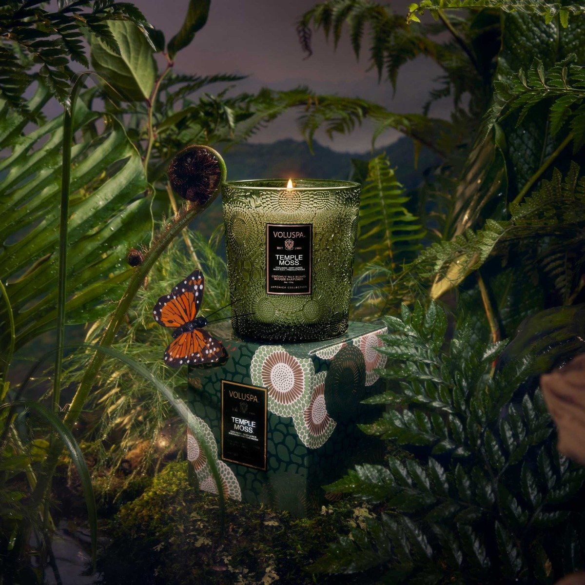 Voluspa - Temple Moss Classic Candle