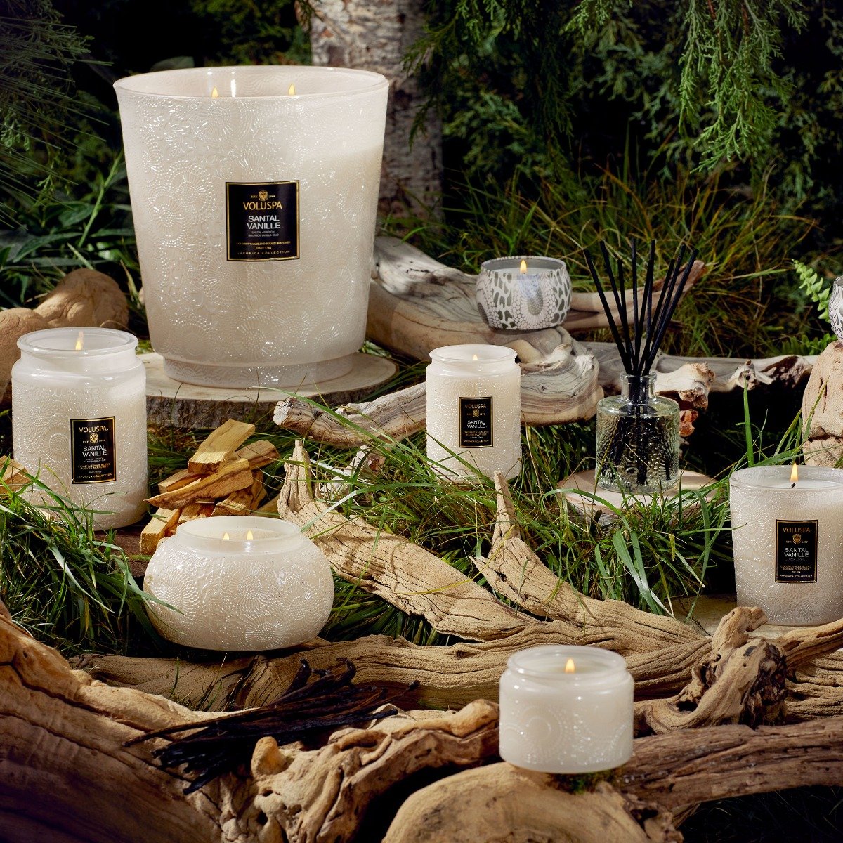Voluspa - Santal Vanille Scented 5 Wick Hearth Candle | Candle