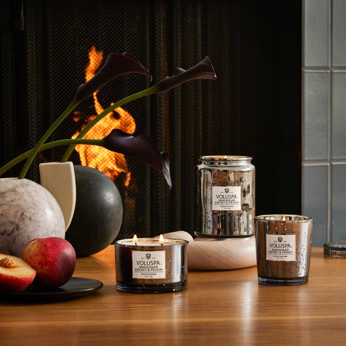 Voluspa - Makassar Ebony & Peach Classic Candle | Candle Delirium