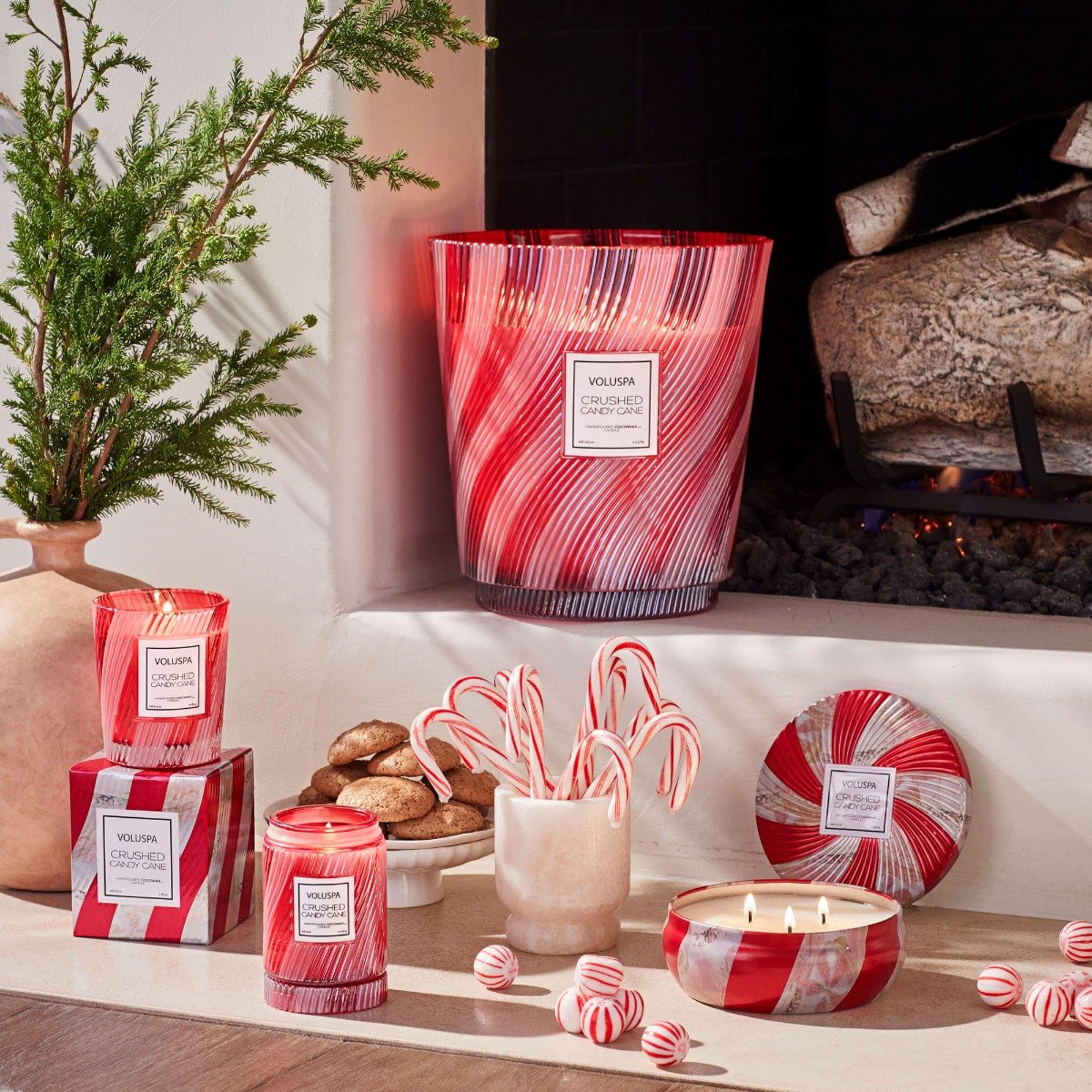 Voluspa - Crushed Candy Cane Classic Candle