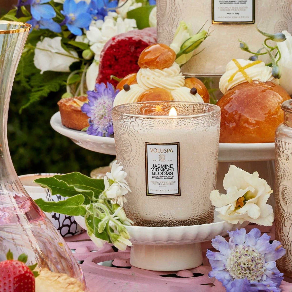 Voluspa - Jasmine Midnight Blooms Classic Candle | Candle Delirium