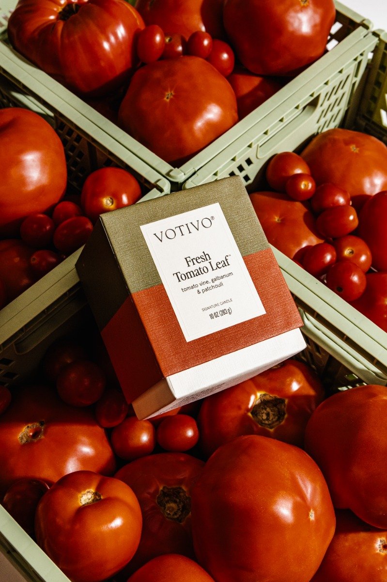 Votivo - Fresh Tomato Leaf Signature 10oz Candle
