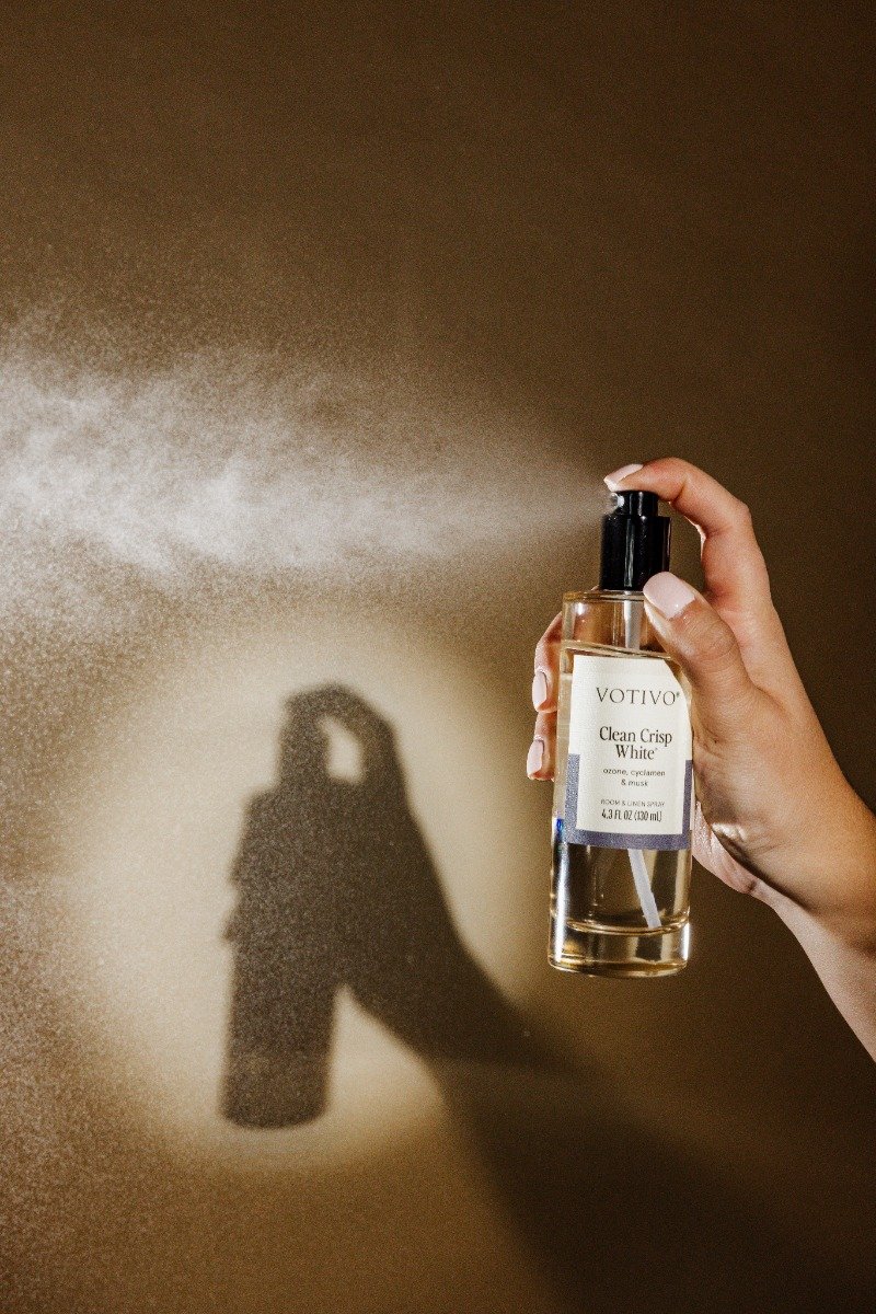 Votivo - Clean Crisp White Room & Linen Spray