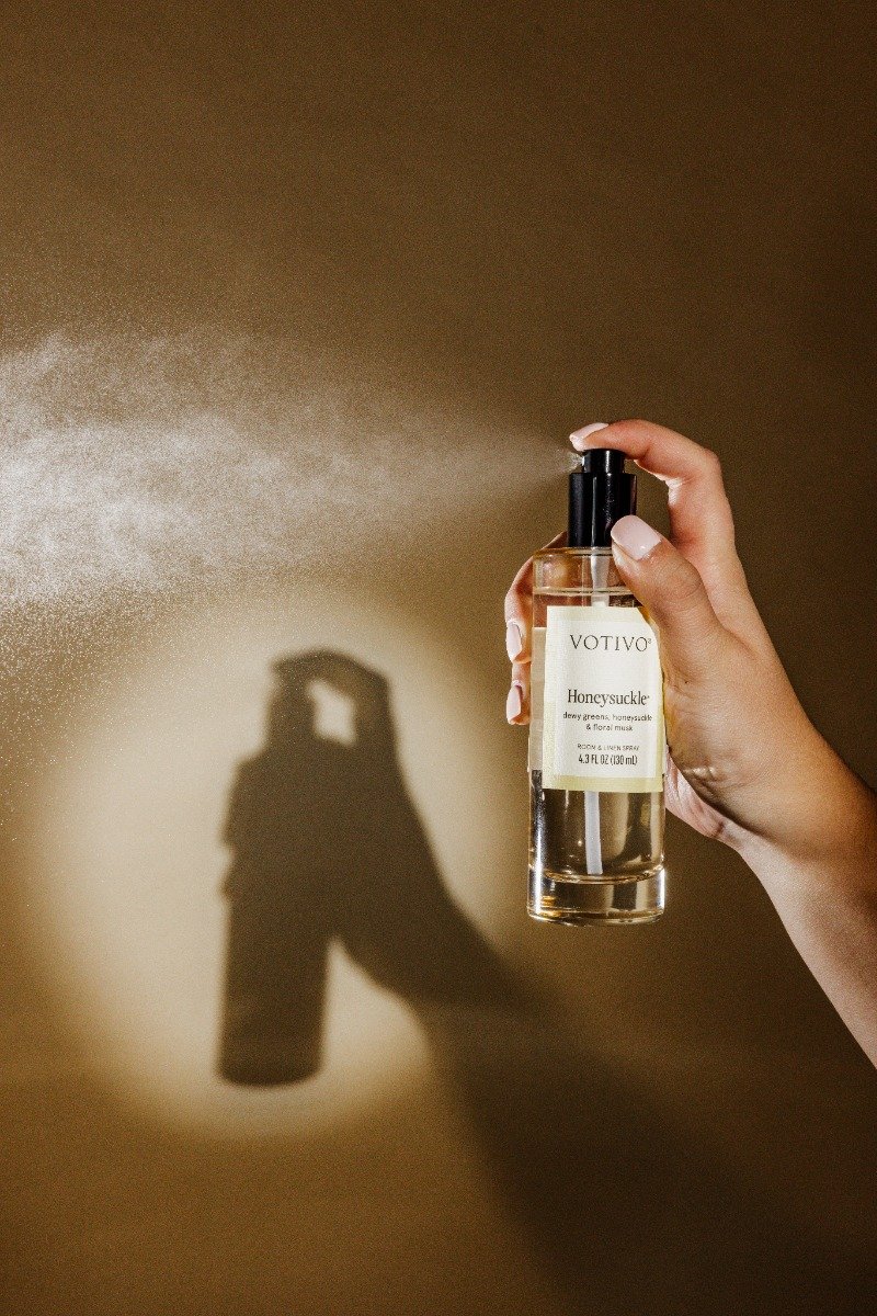 Votivo - Honeysuckle Room & Linen Spray