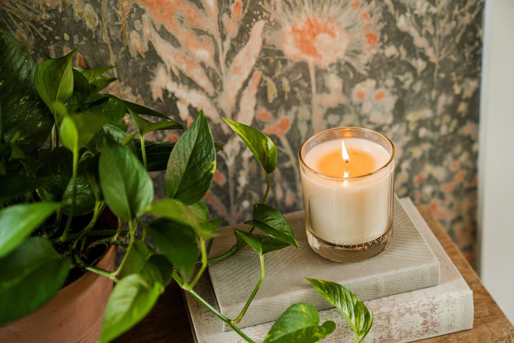 Votivo - Red Currant Signature 10oz Candle